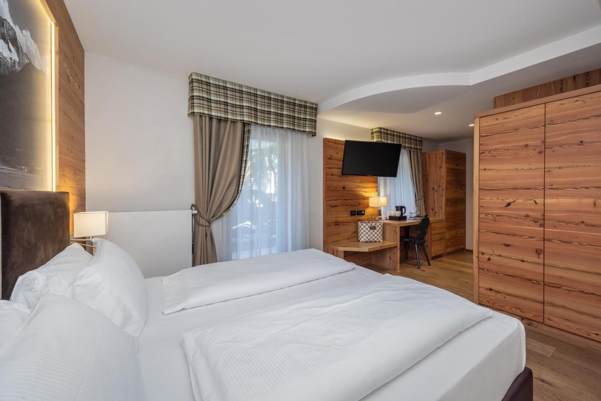 Hotel Ravelli Mezzana  Extérieur photo