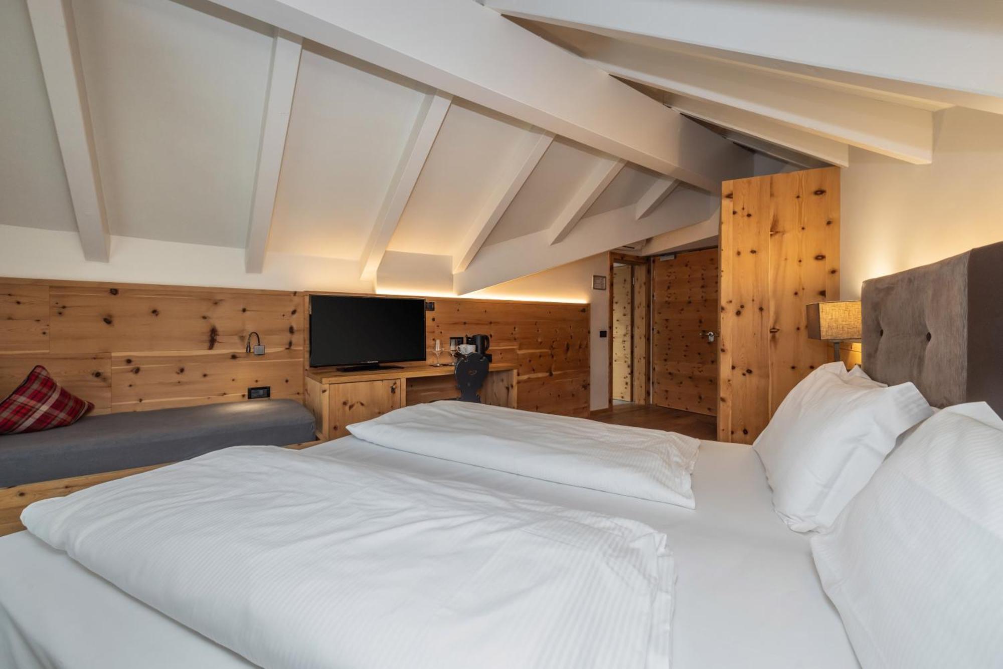 Hotel Ravelli Mezzana  Extérieur photo