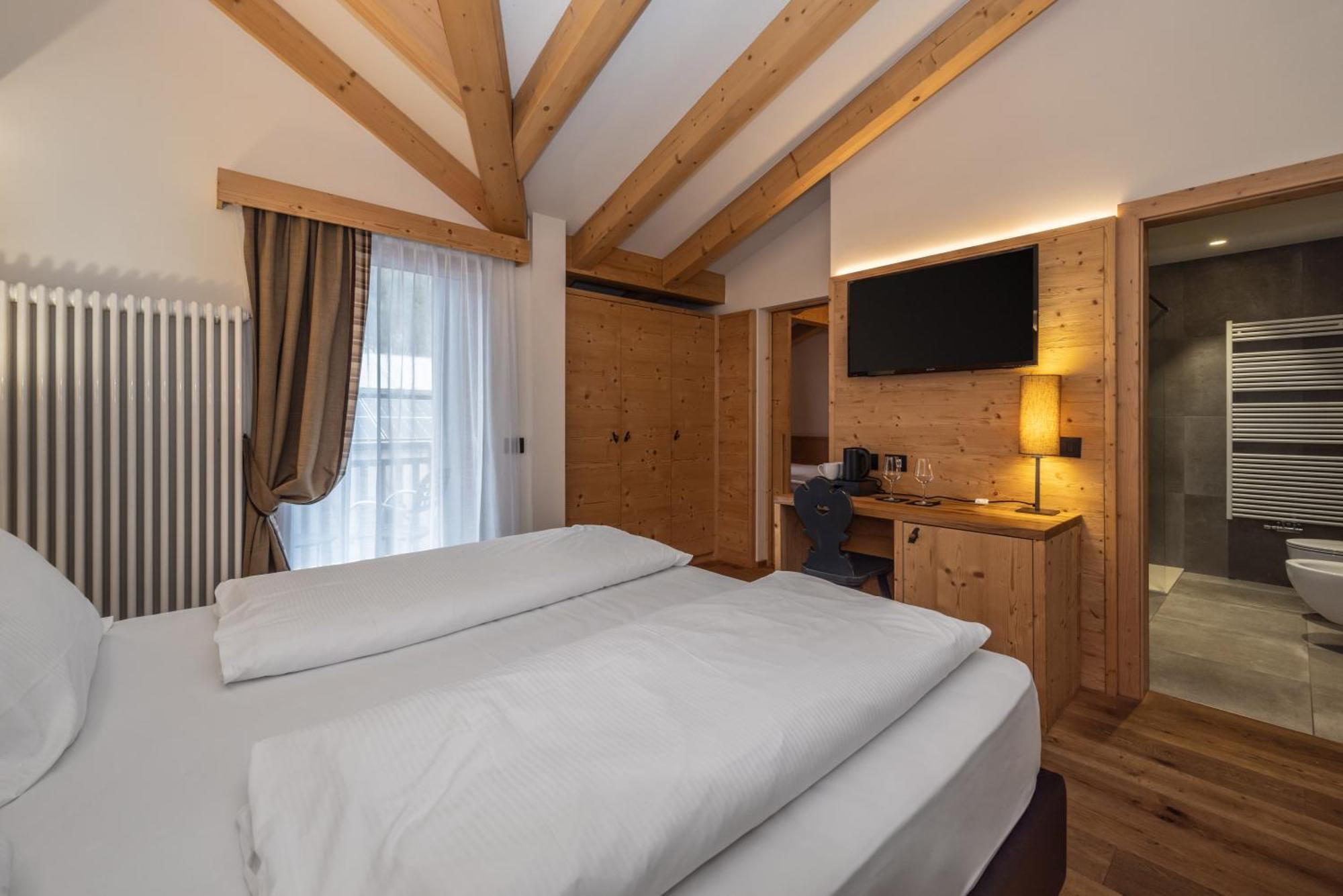 Hotel Ravelli Mezzana  Extérieur photo