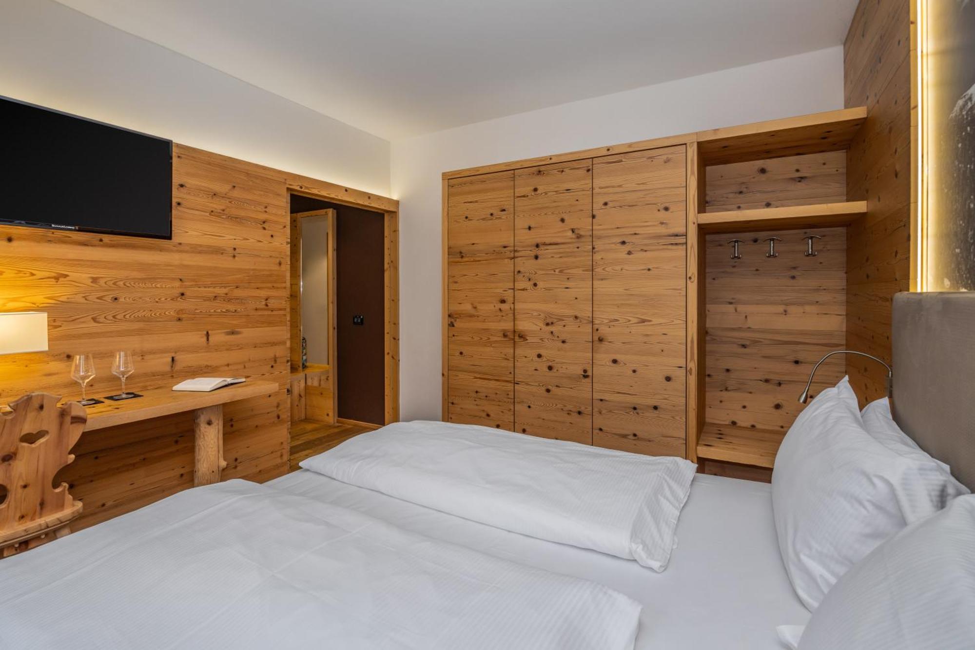 Hotel Ravelli Mezzana  Extérieur photo