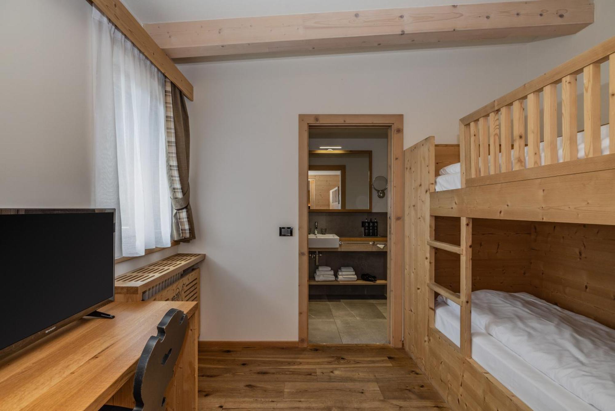 Hotel Ravelli Mezzana  Extérieur photo