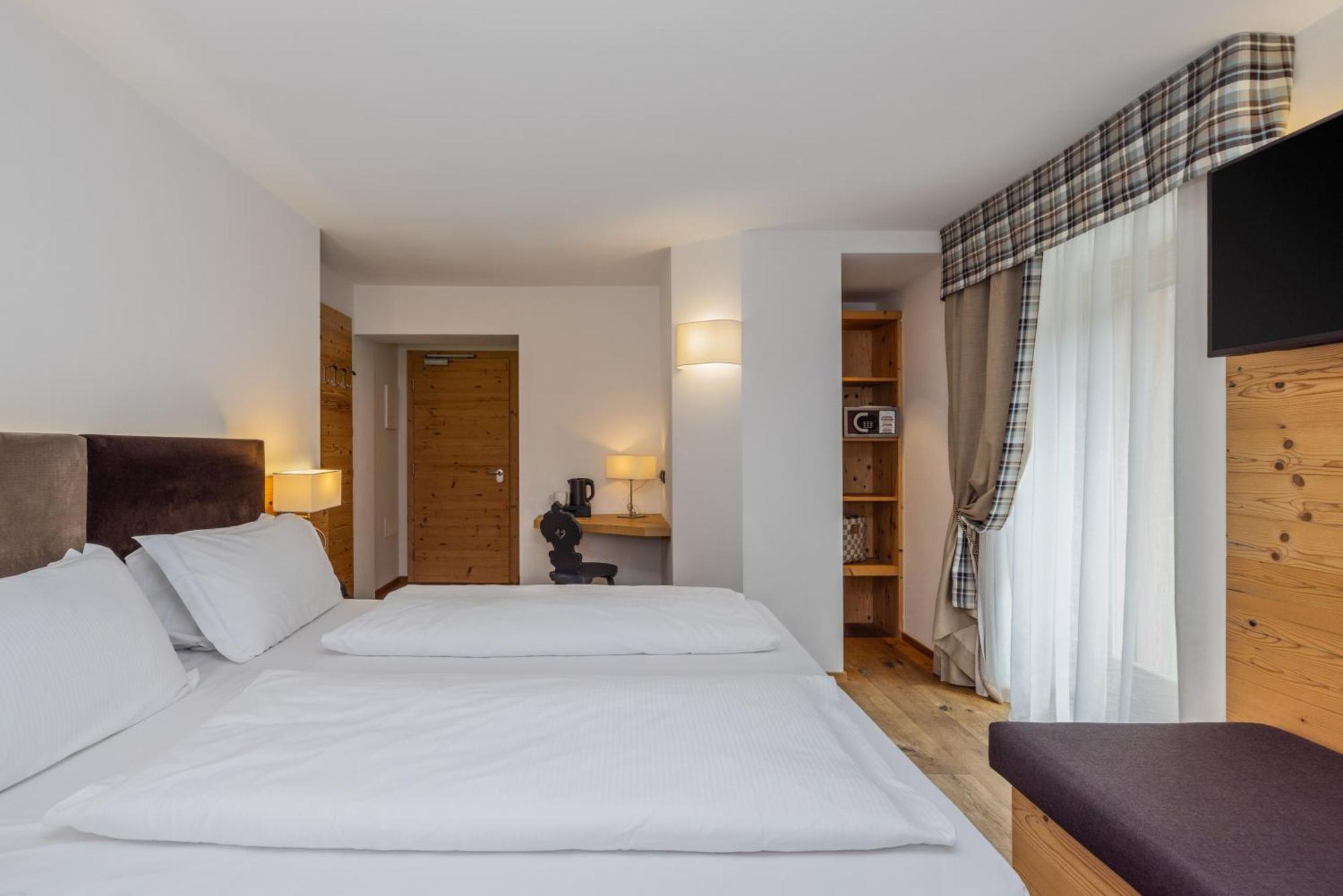 Hotel Ravelli Mezzana  Extérieur photo