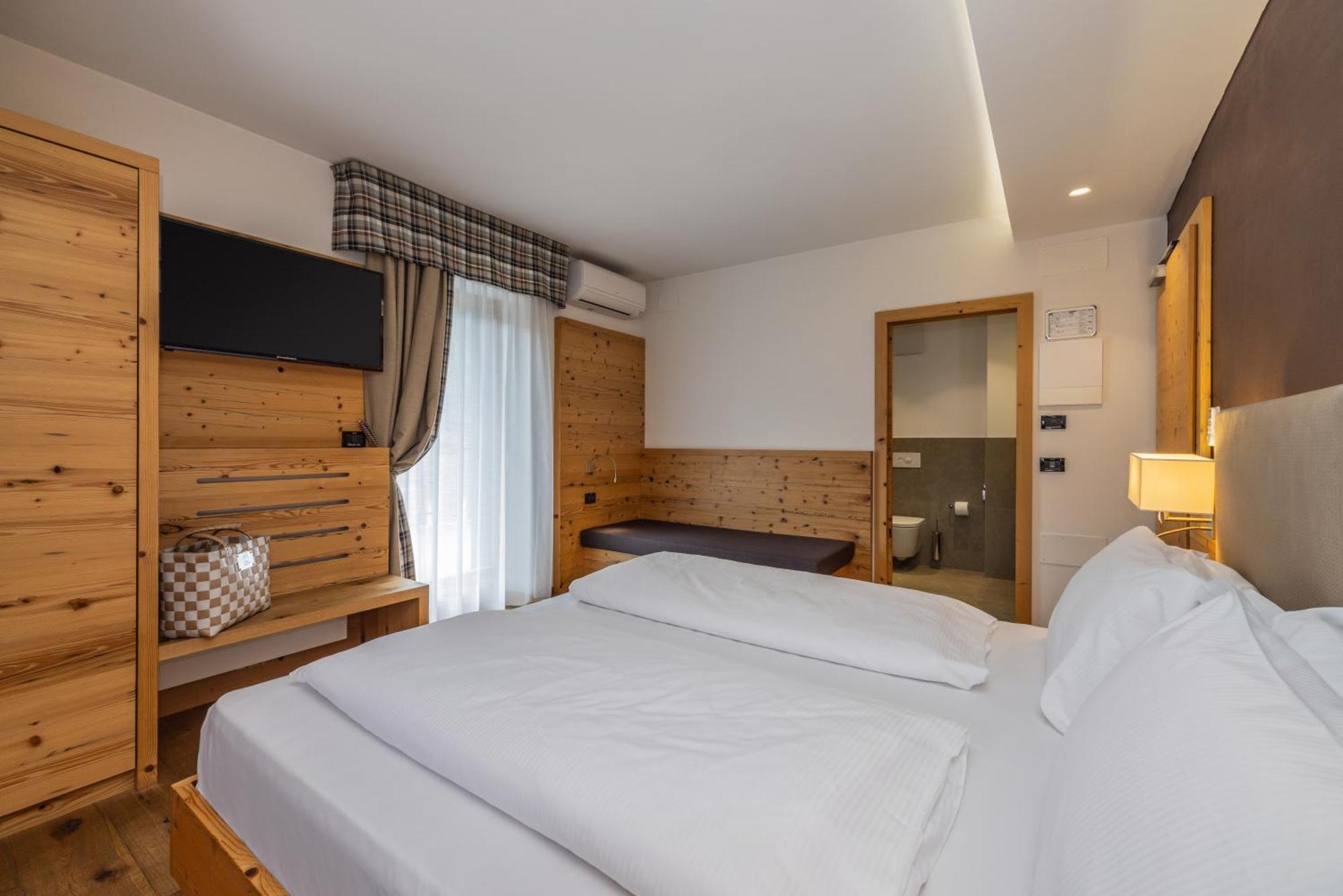 Hotel Ravelli Mezzana  Extérieur photo